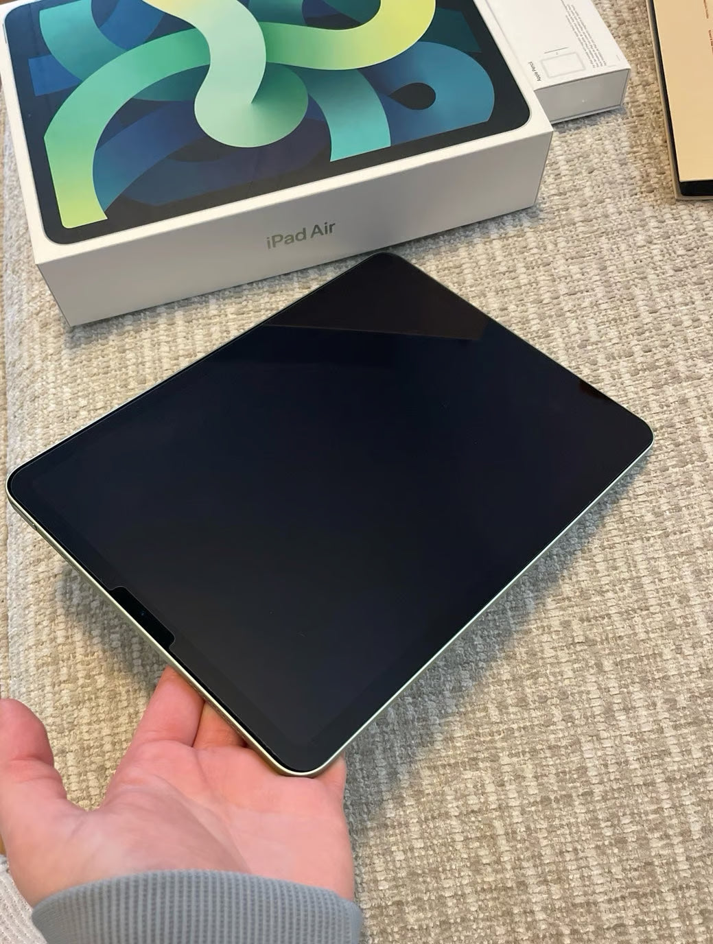 Apple iPad Air 4th Generation 64 GB in Green 6H17