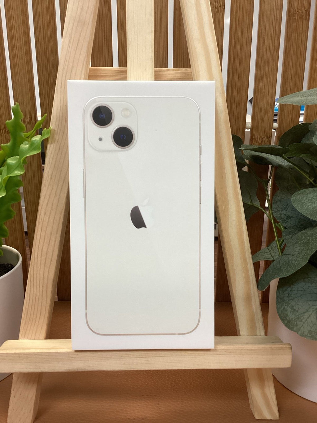 Apple iPhone 13 256 GB in Starlight 2O83