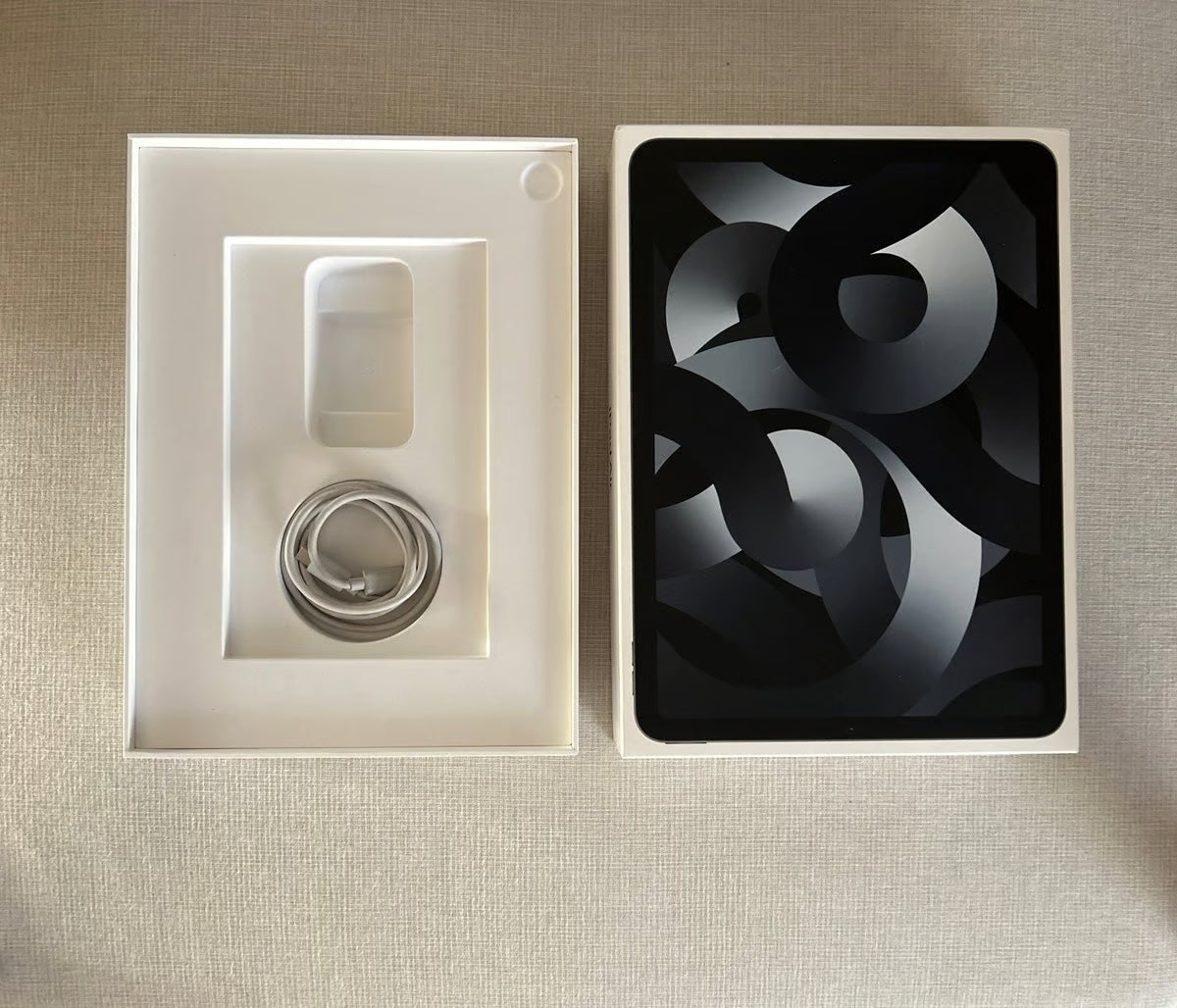 Apple iPad Air 5th Generation 64 GB in Space Gray 3N67