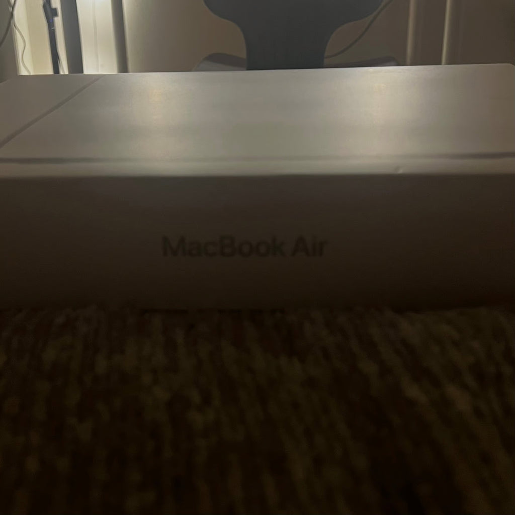 MacBook Air M2 13.6 inch 7W56