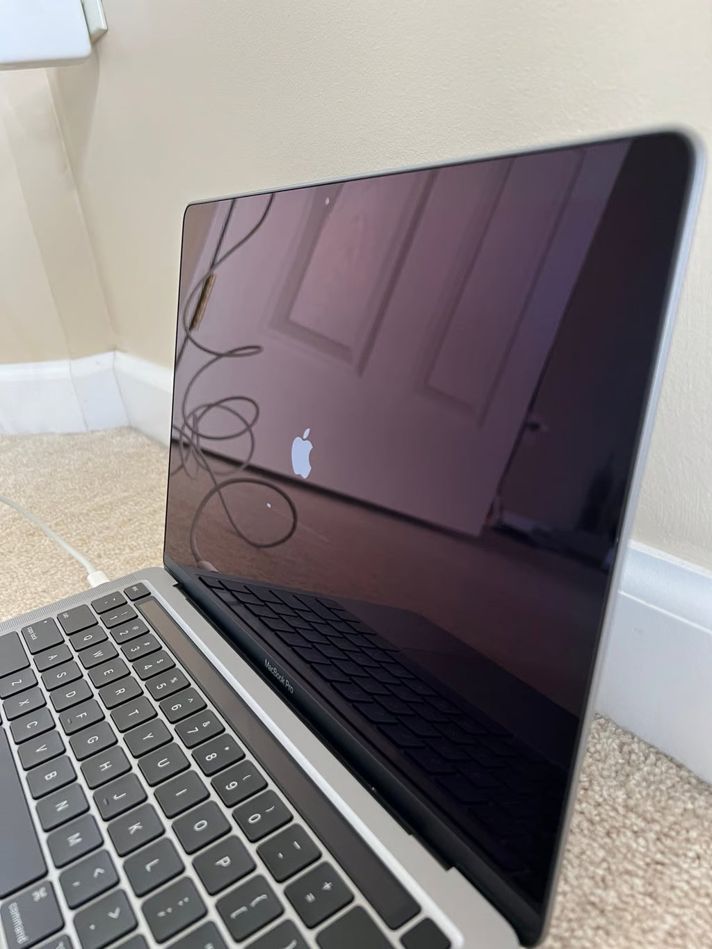 MacBook Pro 13 Inch A2338 8 GB Memory 256 SSD (2020) 8C53