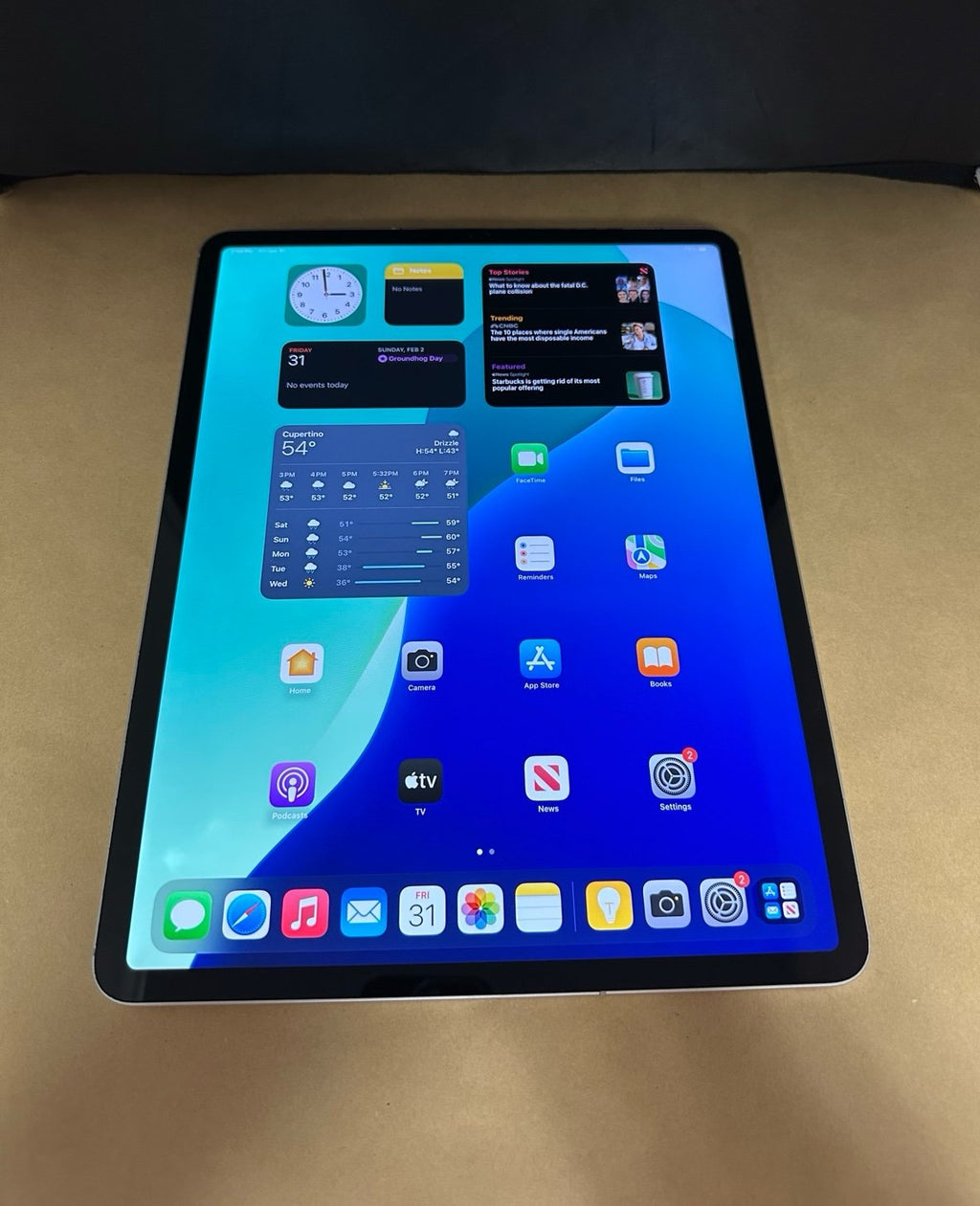 Apple iPad Pro 12.9 inch 4th gen 256GB WiFi + Cellular in silver 5D37