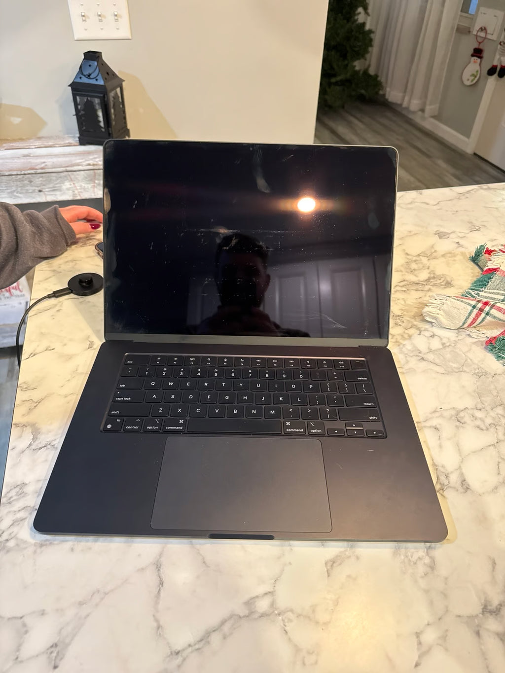 MacBook Air M2 15 inch in Midnight 256gb 8C89