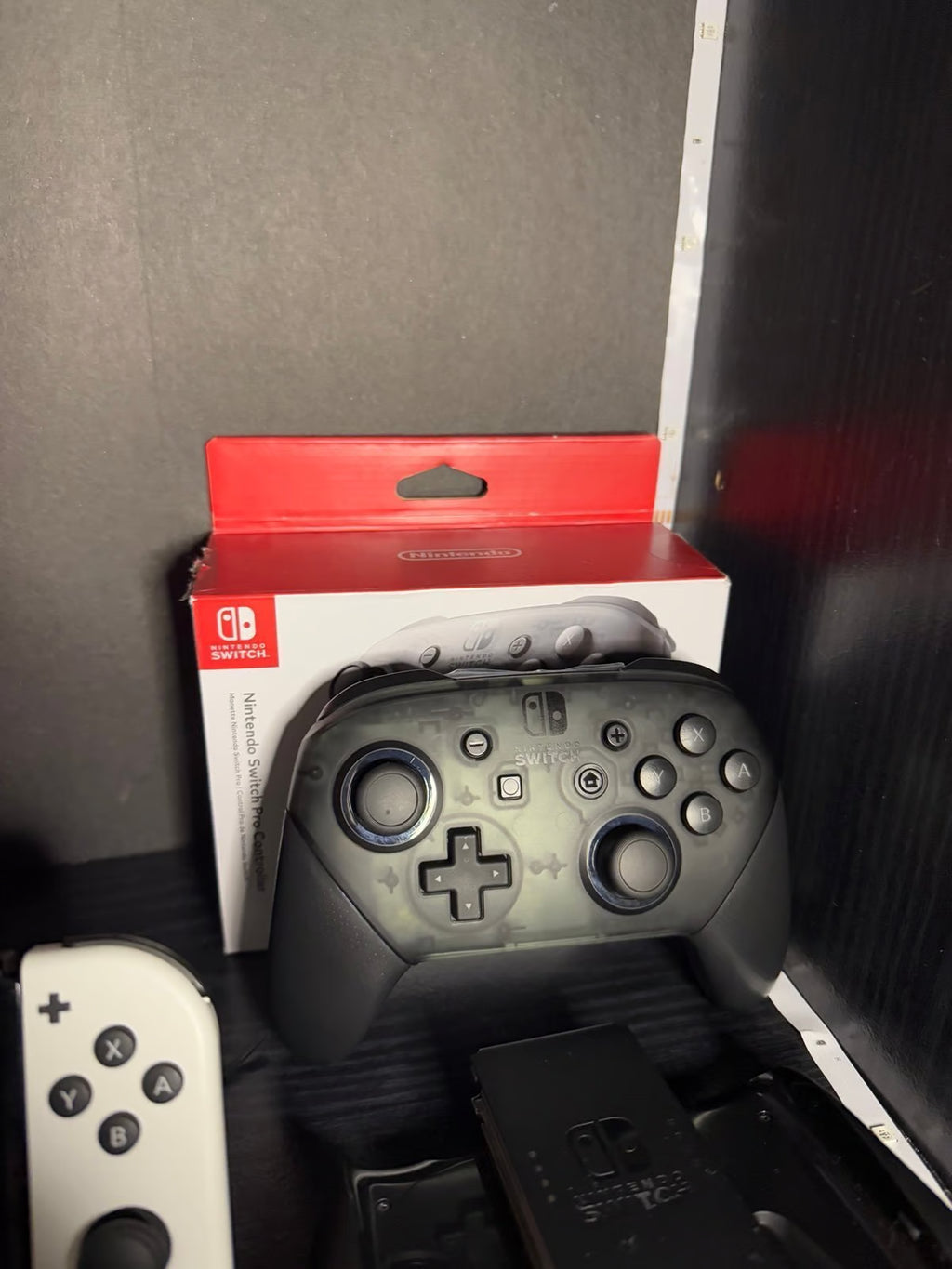 Nintendo Switch Oled Used With Nintendo Pro Controller. 3U17