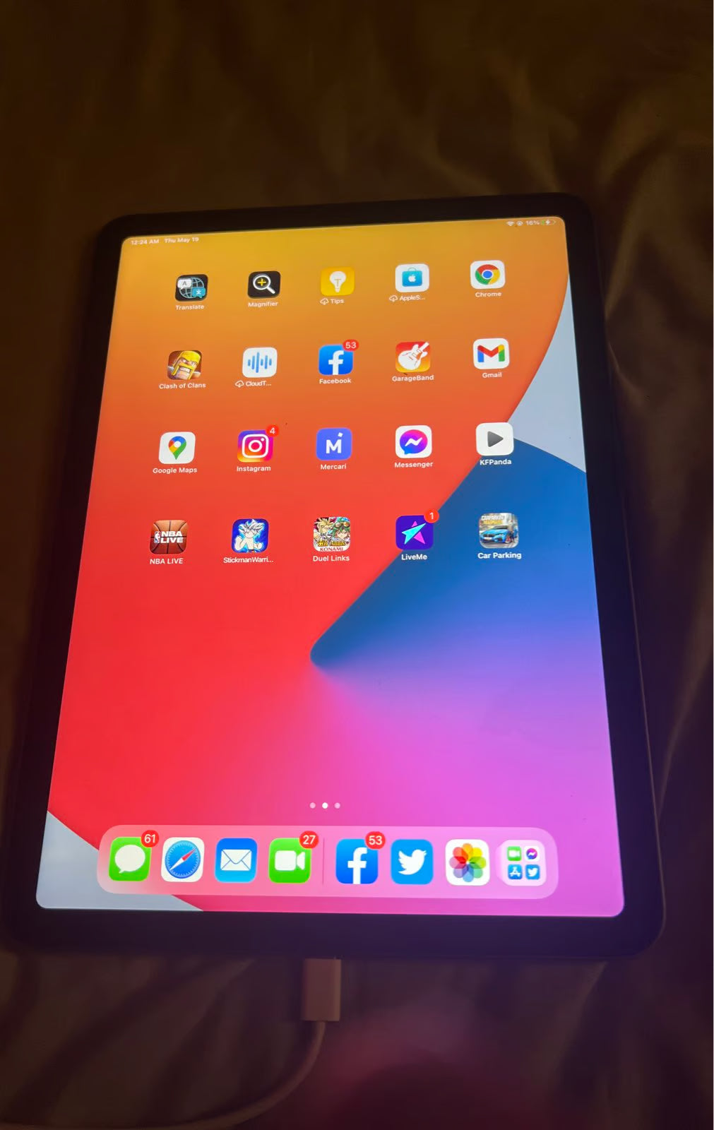 Apple iPad Air 4th Generation 64 GB in Space Gray 9N79