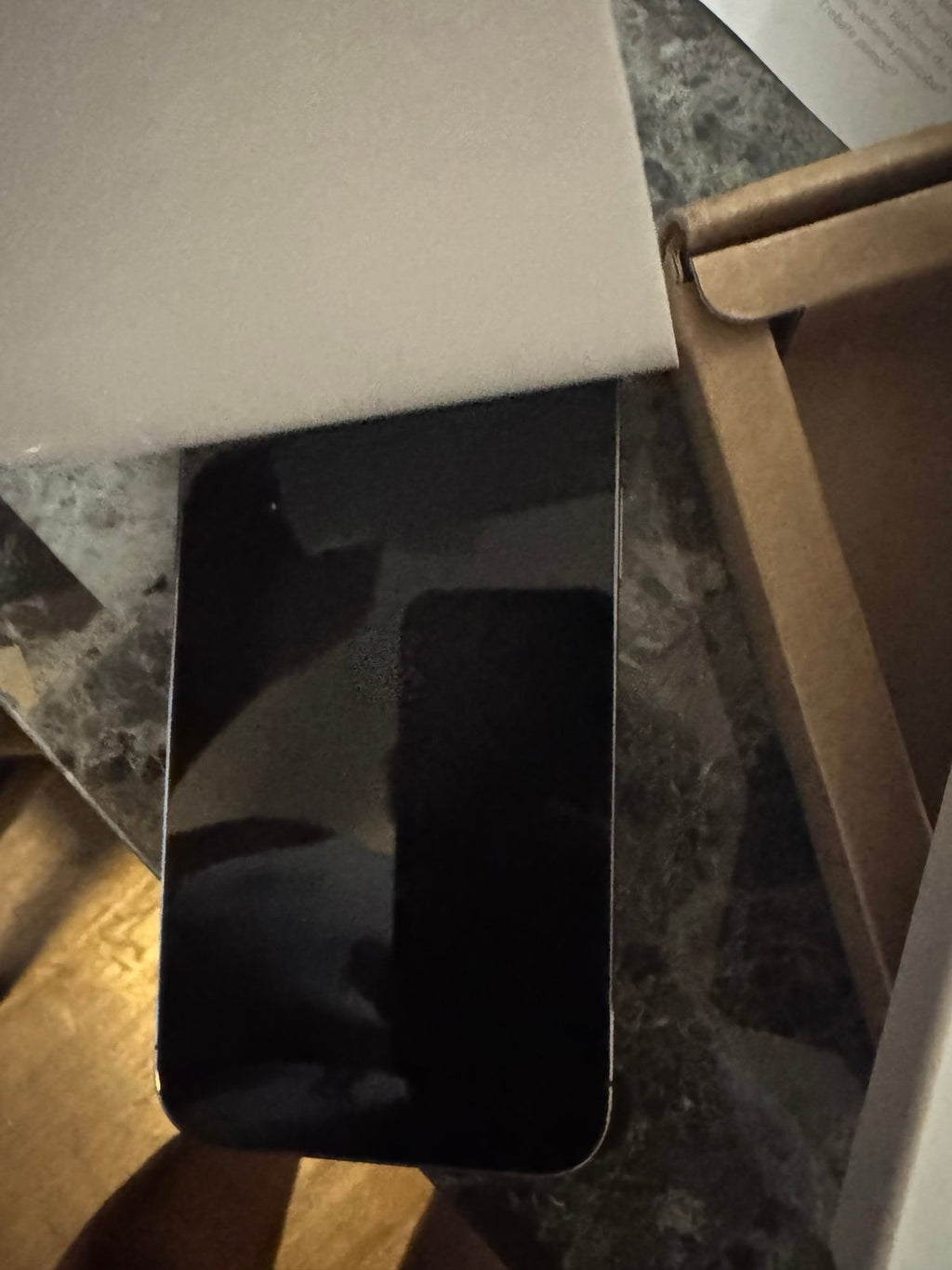 Apple iPhone 14 Pro max 2J51