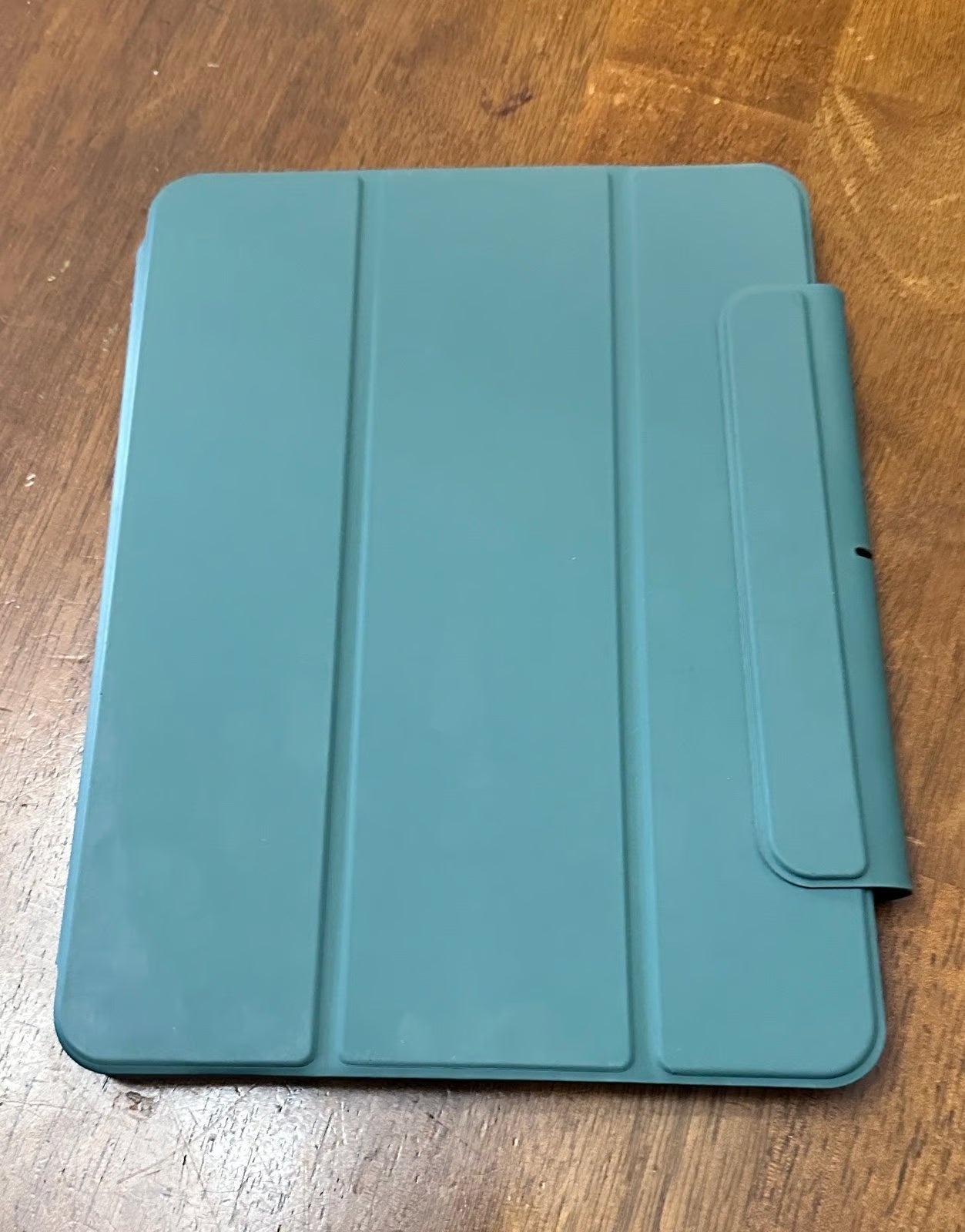 iPad Pro 11 inch gen4 128gb with apple Magic Keyboard 6J73