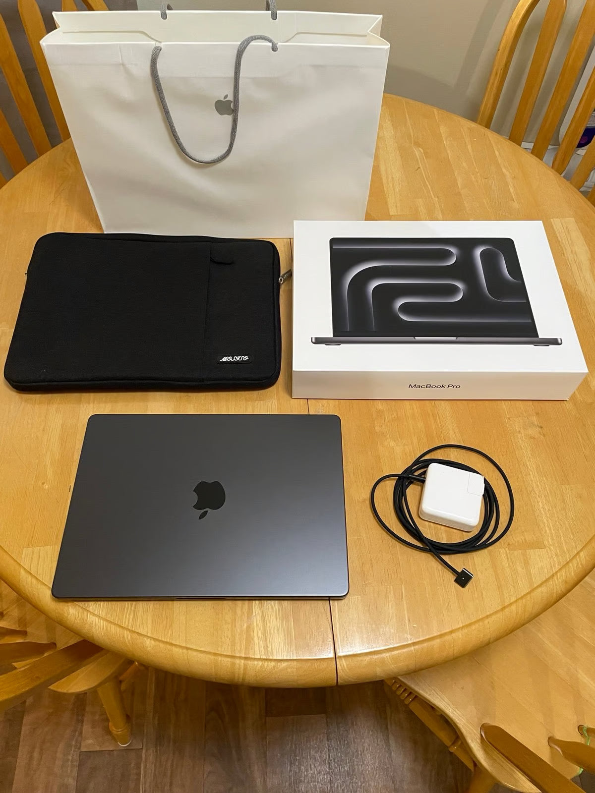 MacBook Pro 2024 14鈥?2M22