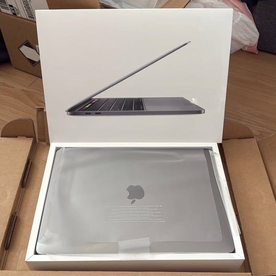 MacBook Pro 13-inch 1H13
