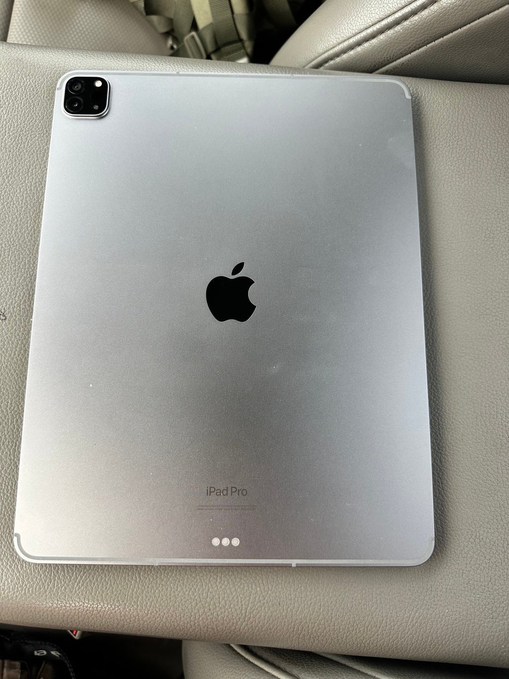 Apple iPad Pro 12.9 Inch (6th Gen) - WiFi + Cellular 128GB Silver - Very Good 6D78