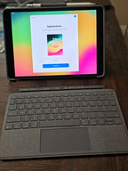 iPad Pro 10.5 with Logi Keyboard Case and Apple Pencil 2J28