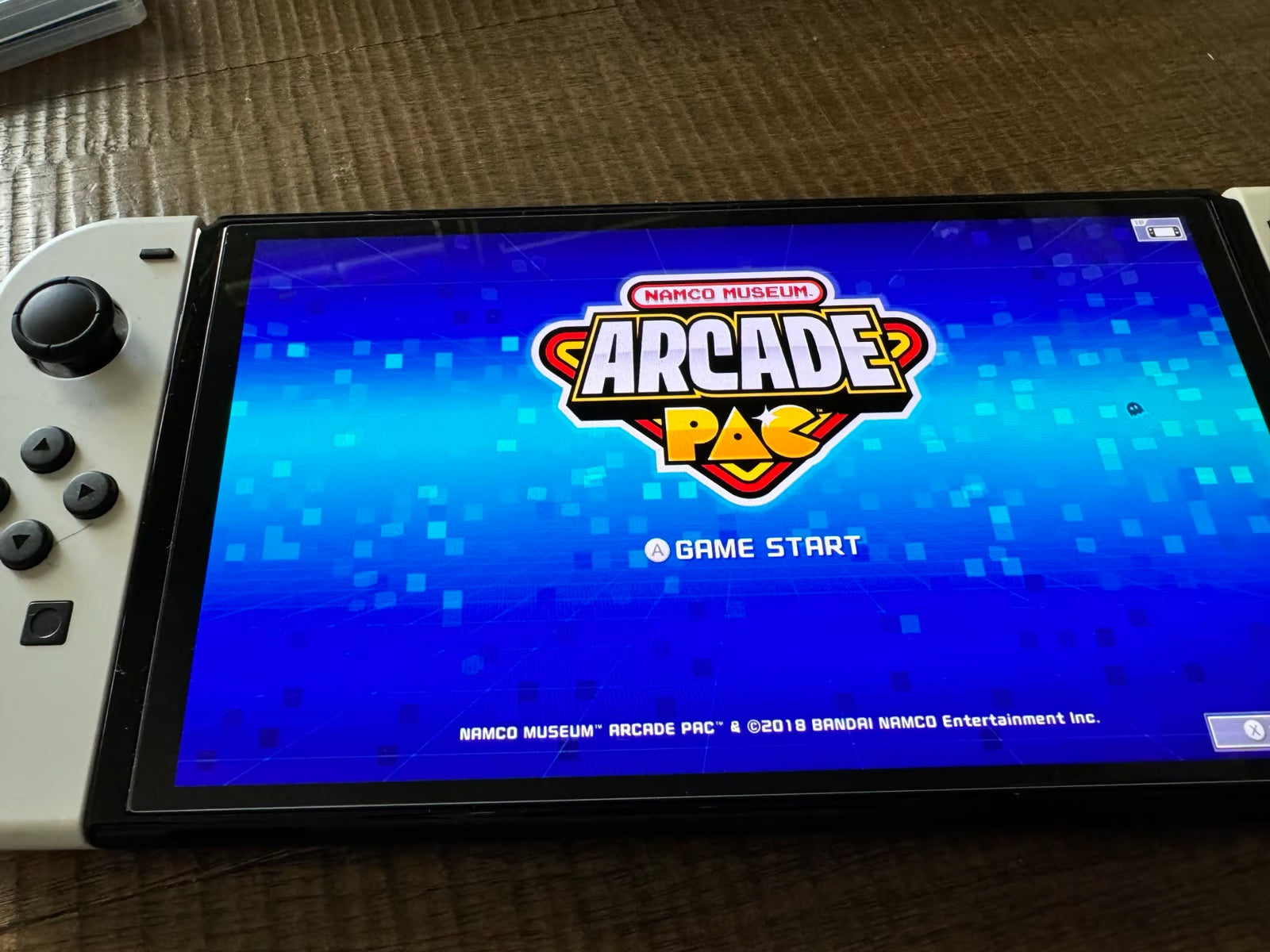 Nintendo Switch Oled Console Bundle 7C33