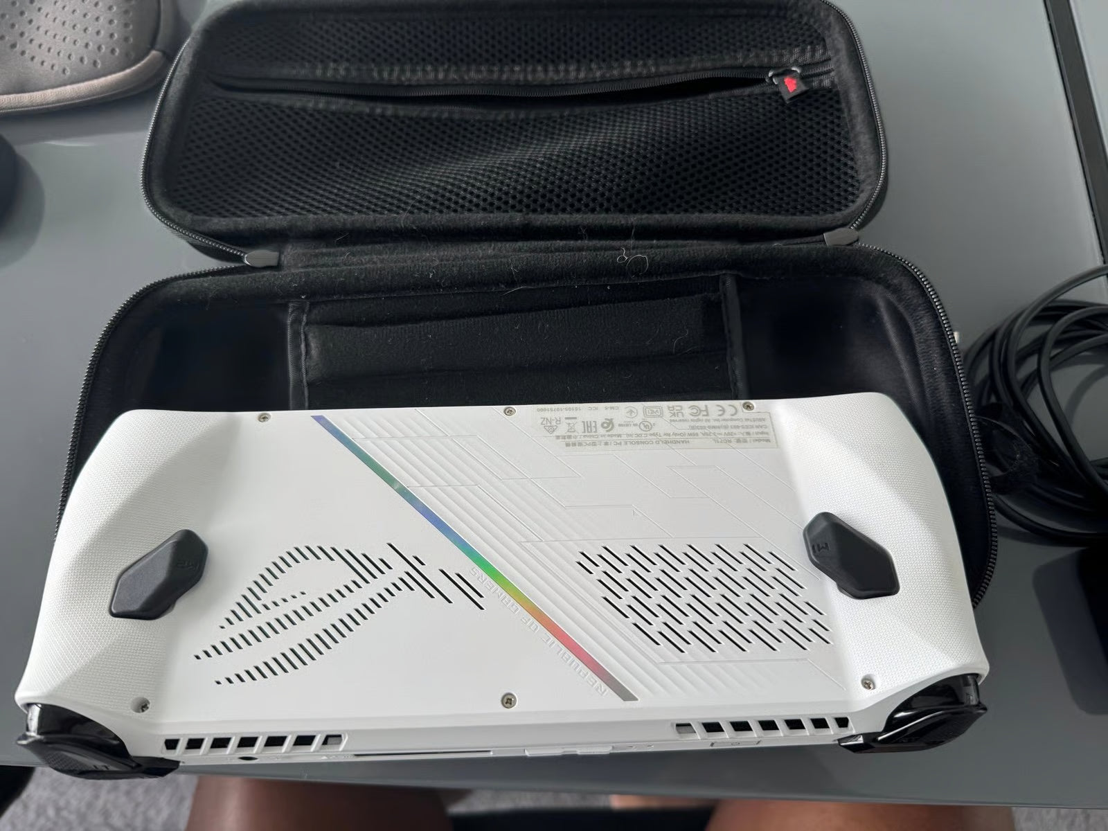 ASUS rog ally z1 extreme 5W65