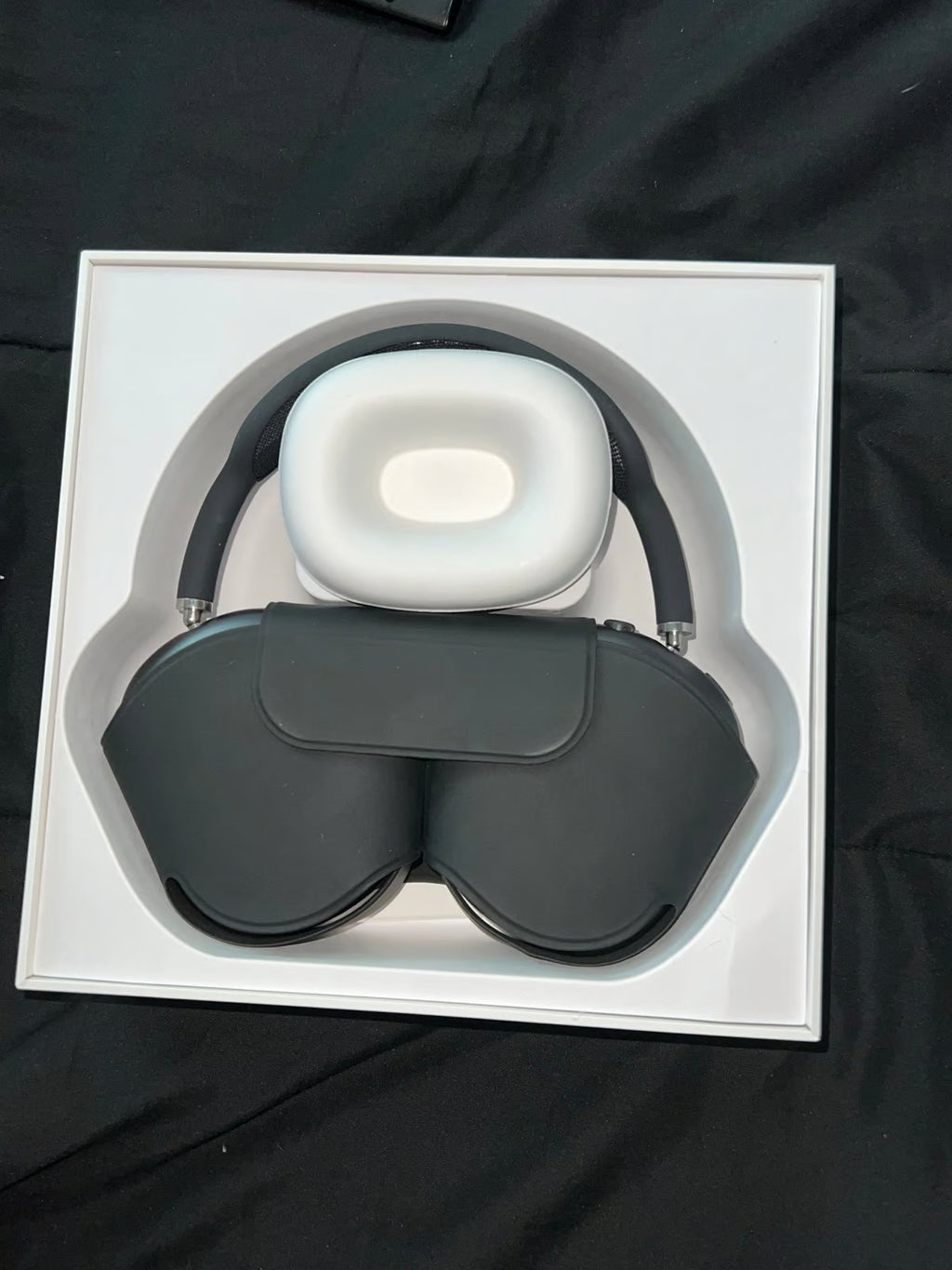 Apple AirPods Max with Smart Case 1W28