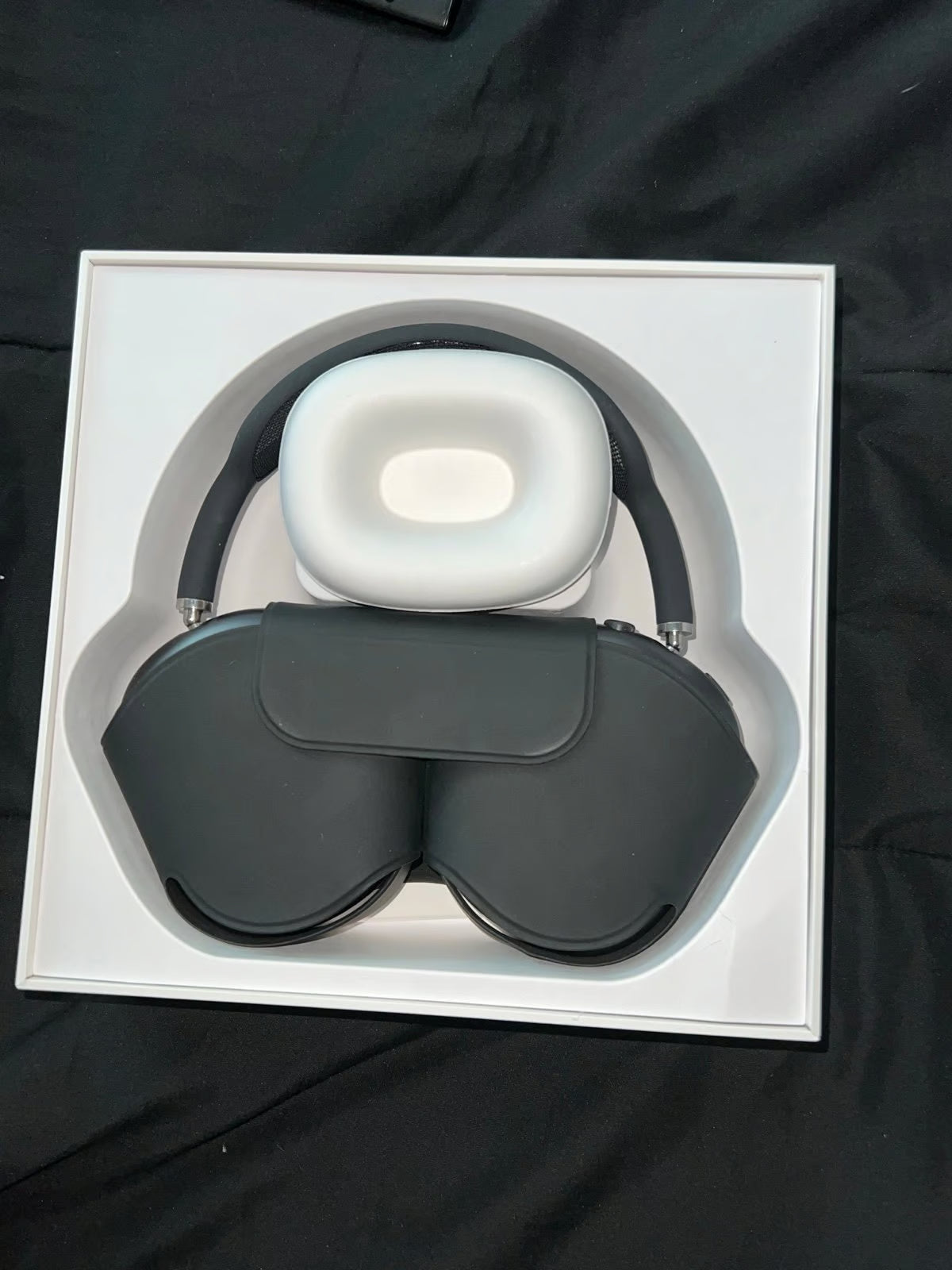 Apple AirPods Max with Smart Case 1W28