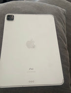 iPad pro and iPad rosegold 6S15