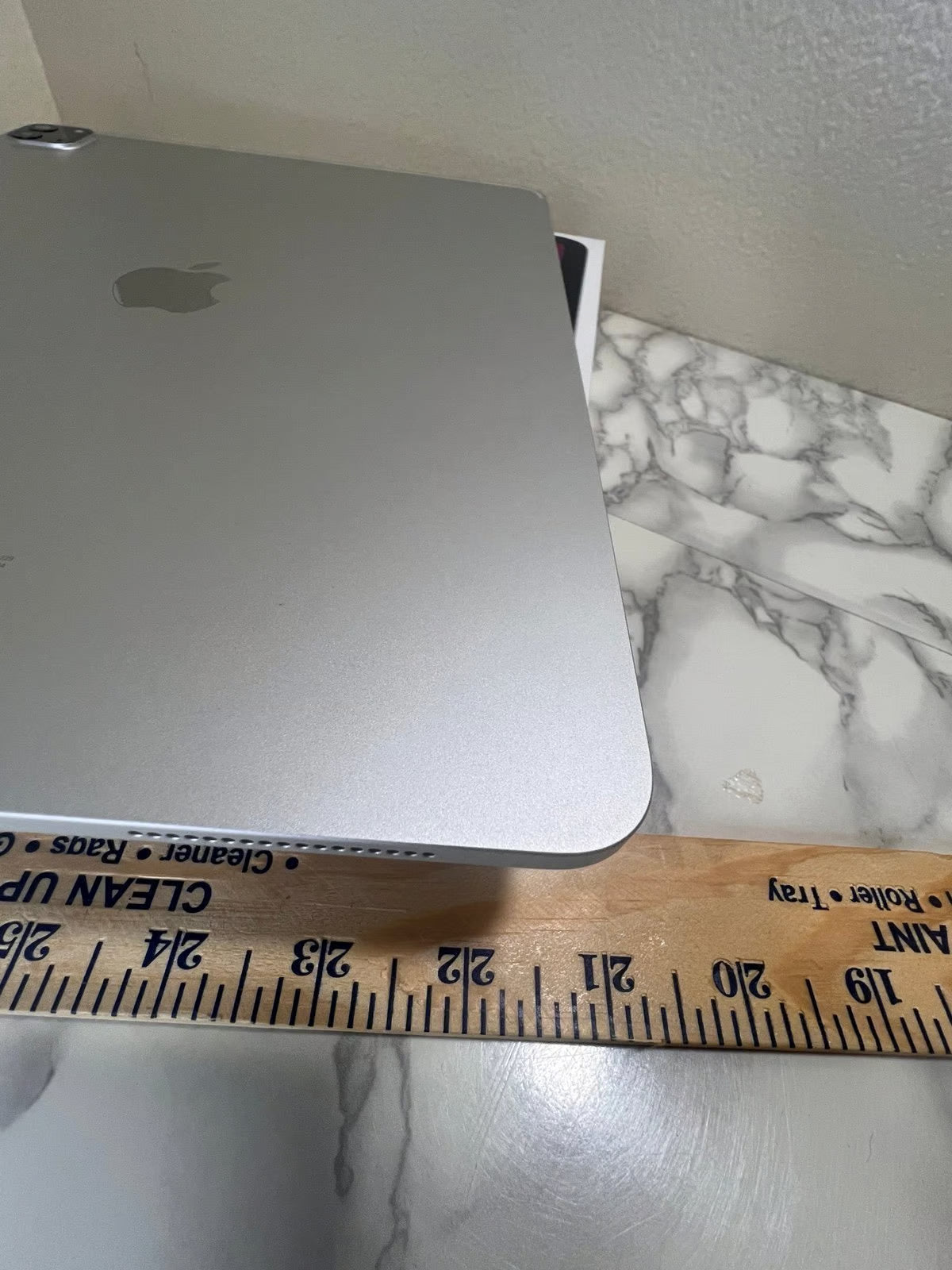 Apple iPad Pro 12.9 4th Gen 128 GB/ Magic Keyboard 5W86