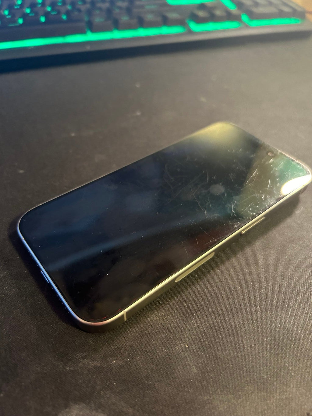 iPhone 15 pro sim locked (100% battery health ) 6S69