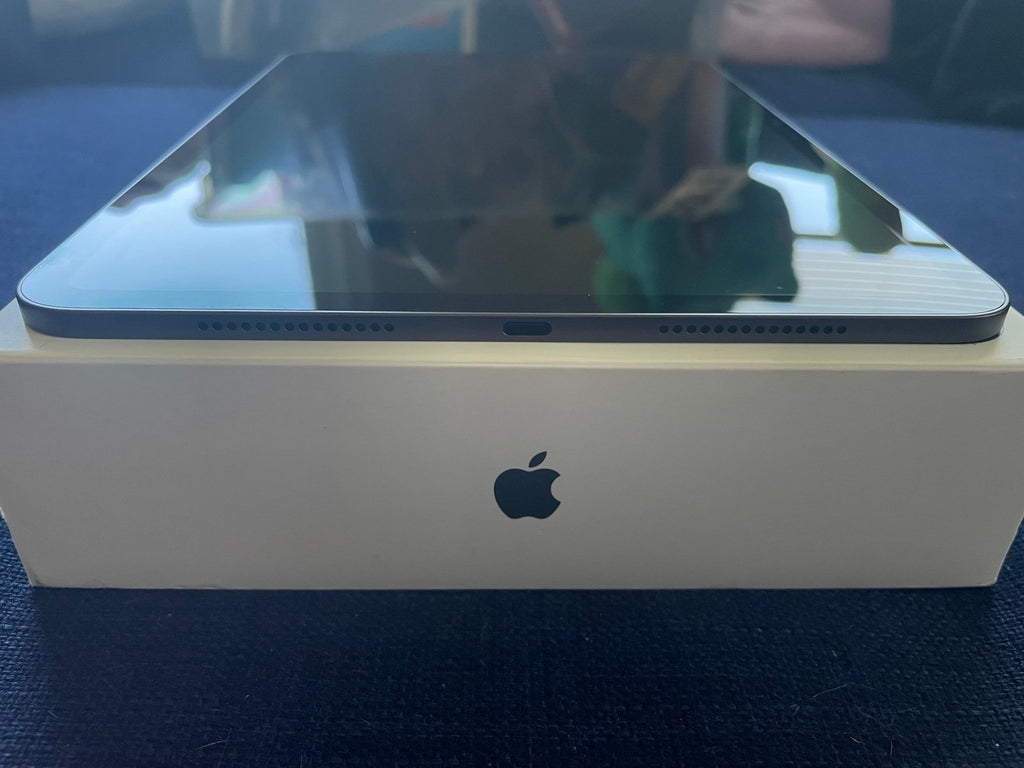 iPad pro 7th gen. Space Black 5L16