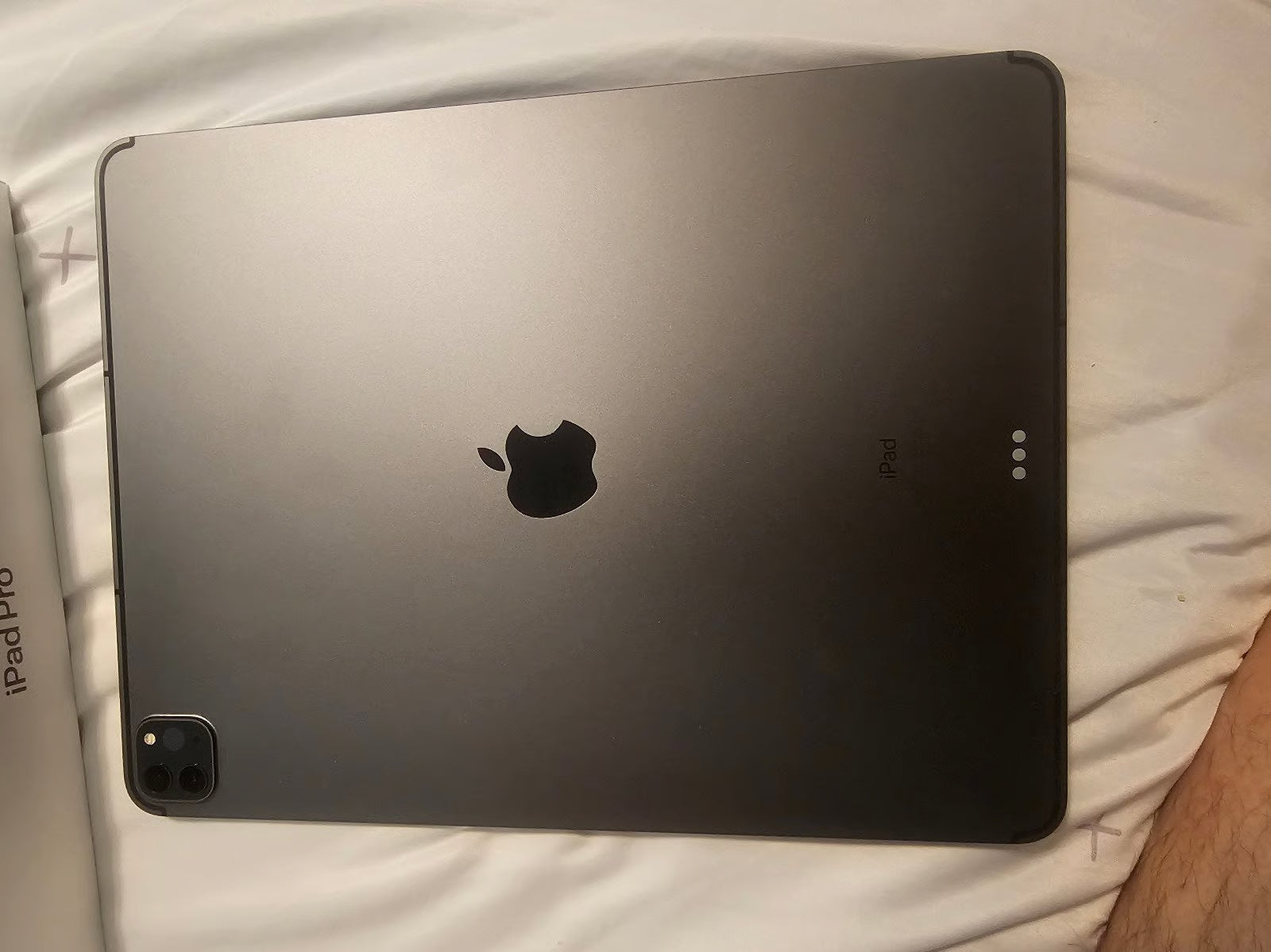 Apple iPad Pro 12.9 5th Generation 128GB Wifi + Cellular Unlocked 2U65