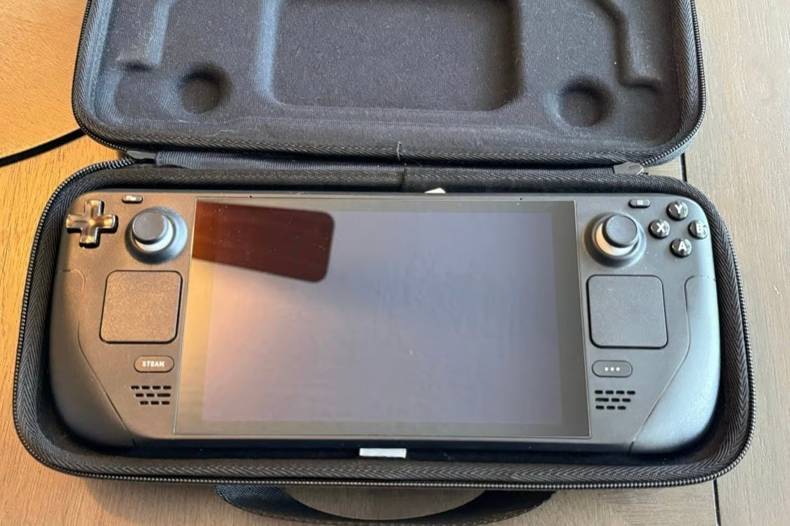 Valve Steam Deck 256 GB bundle - 400gb sd card - RavPower battery bank! 9H73