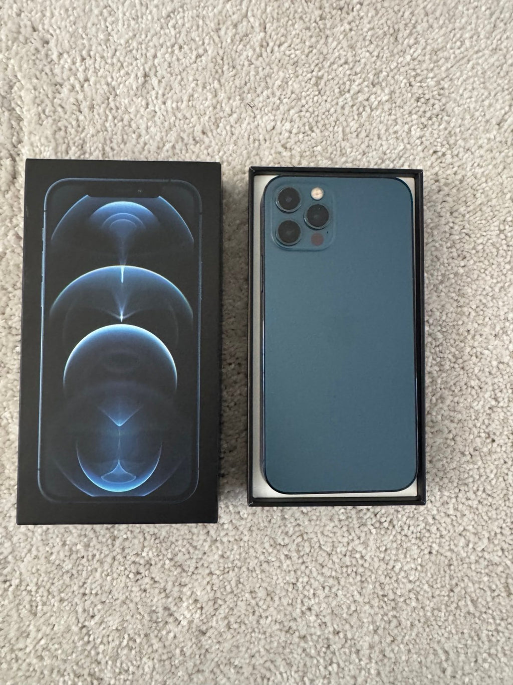 iPhone 12 Pro - Pacific Blue - 256GB - Unlocked 3L11