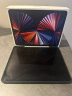 iPad Pro 12.9 inch 256GB (5th Generation) Wi-Fi + Cellular *Unlocked includes Sp 9K88