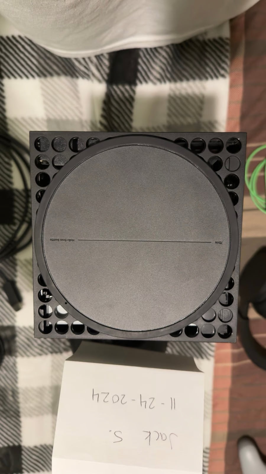 XBOX Series X 1TB (+ 2TB Seagate Card) (+2 XBOX X Controllers) + Headphones 3D99