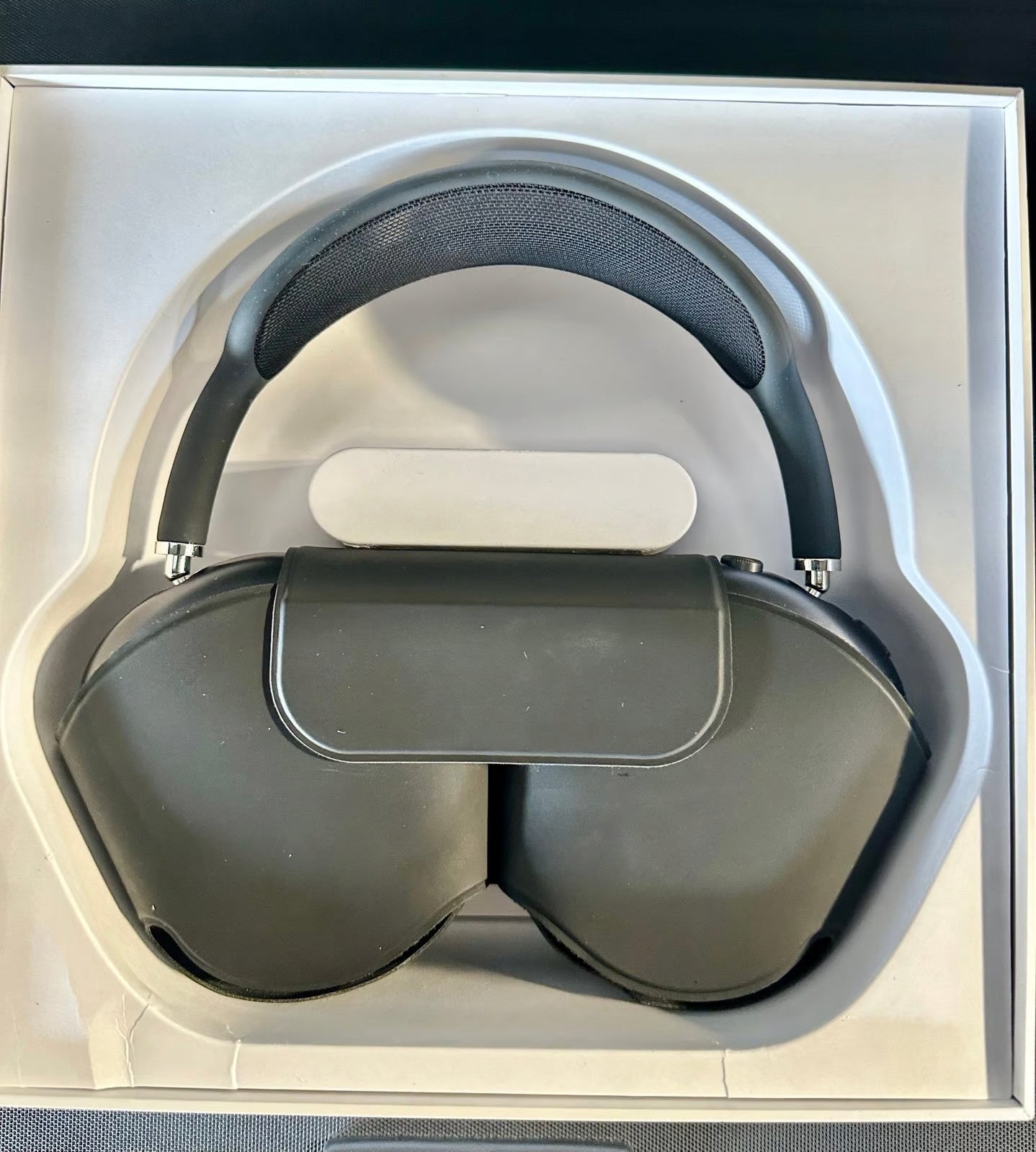 Apple AirPods Max with Smart Case in Space Gray 5K72