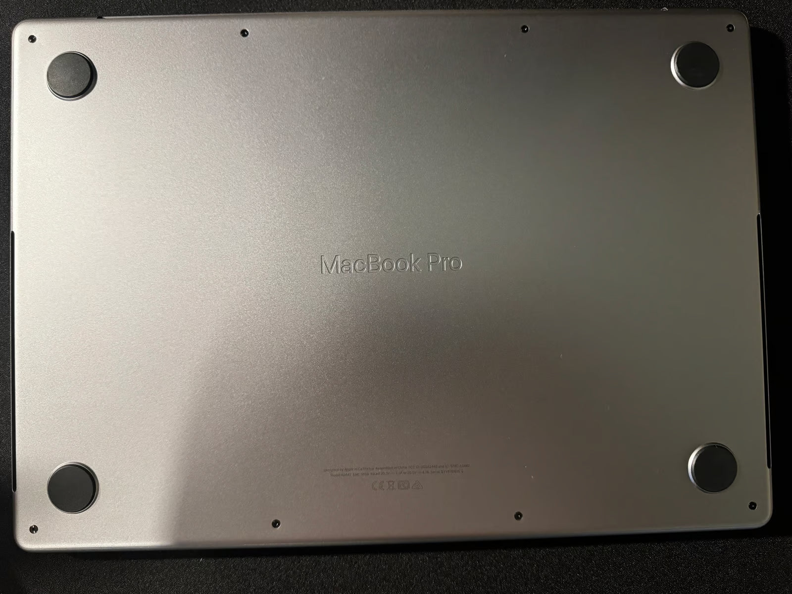 macbook pro 14 inch 1R92