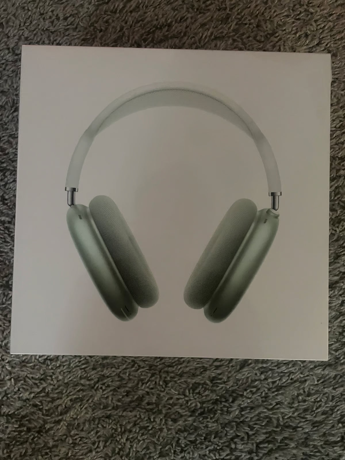 Green AirPod max 9B59