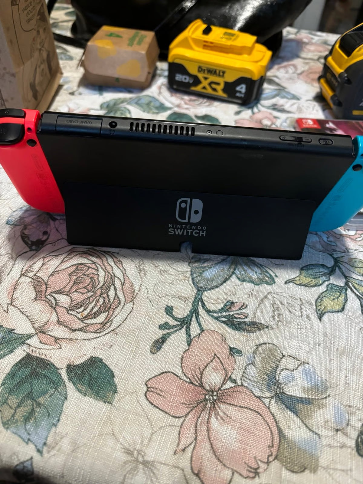 Nintendo switch Oled with pokemon game 6G17