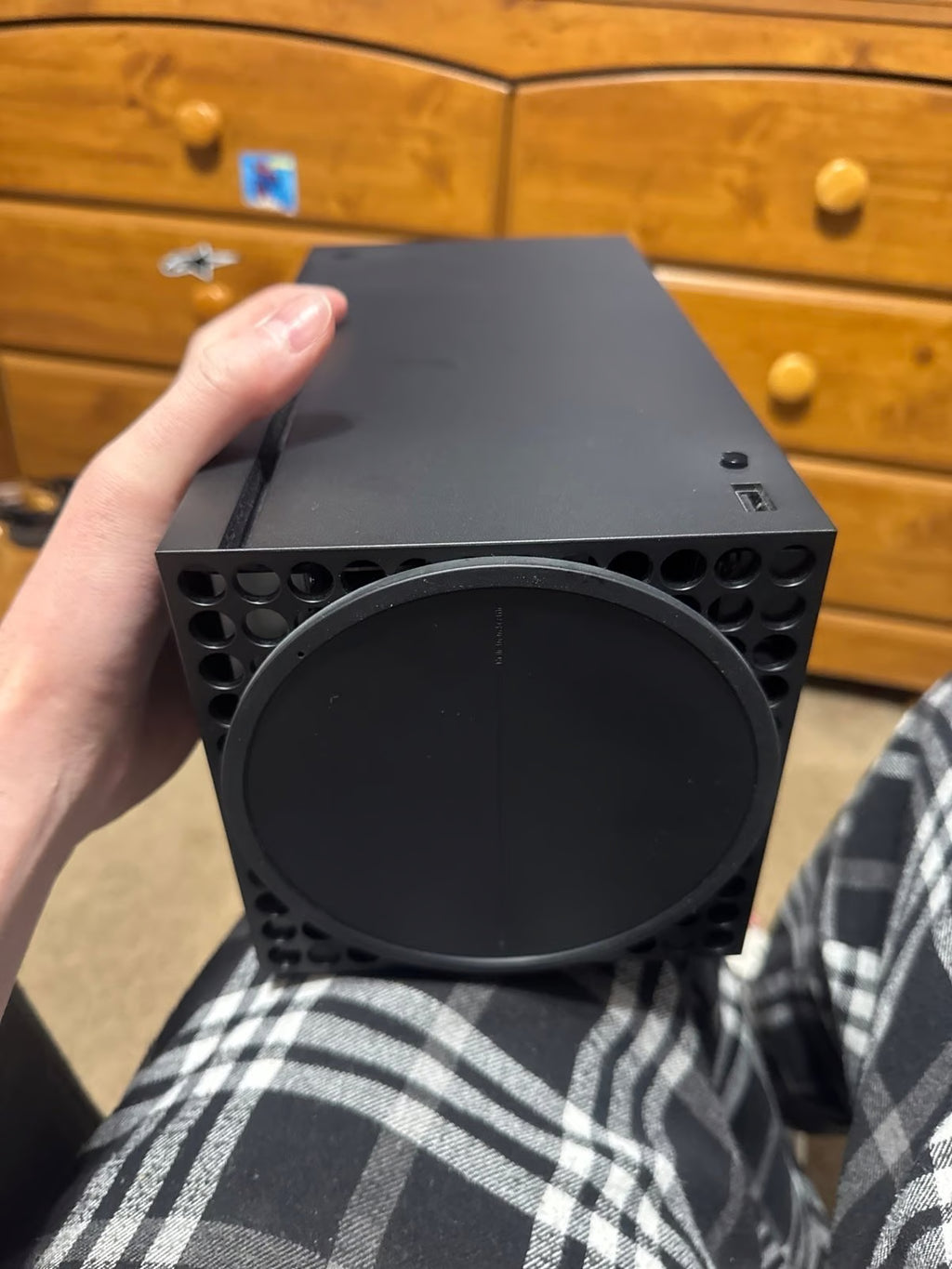 Xbox Series X w/ 4 controllers and 2 charging stands 2Q28