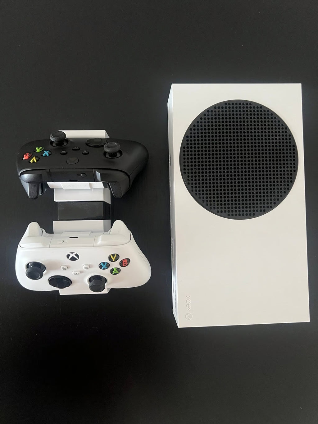 XBOX SERIES S (DIGITAL EDITION) & TWO CONTROLLERS 2E92