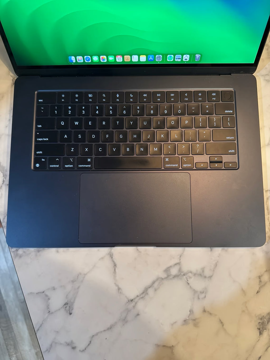 MacBook Air M2 15 inch in Midnight 256gb 8C89