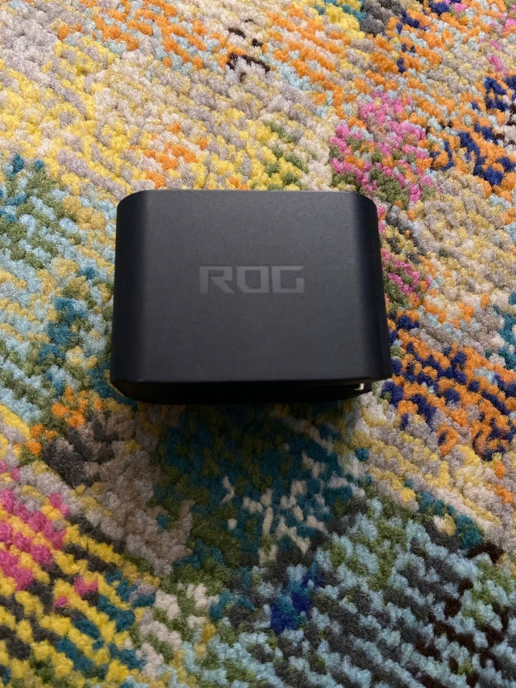 ASUS rog ally z1 extreme with official charger dock 2J61