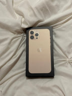 Apple iPhone 13 Pro Max 128 GB in Gold 7V79
