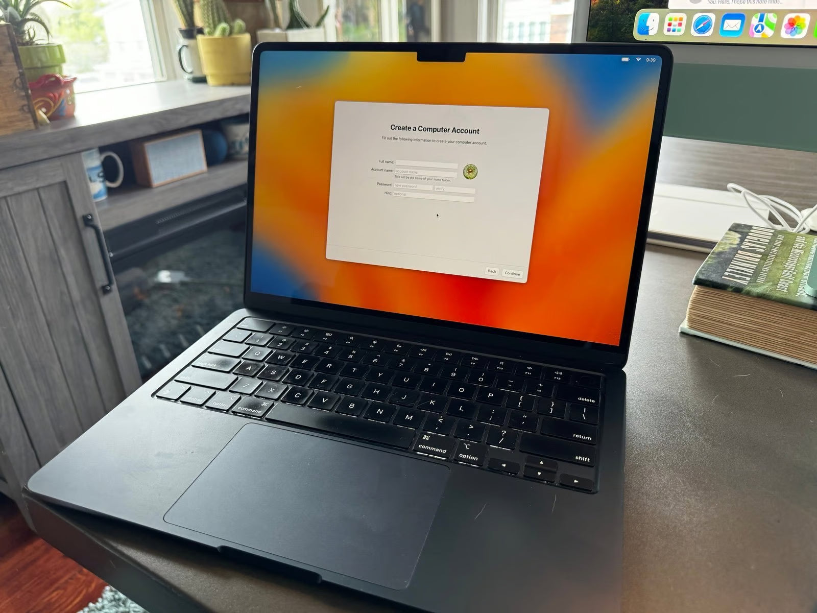 Apple Macbook Air A2681 13in.  M2 3.49 GHz  512GB SSD 1V92