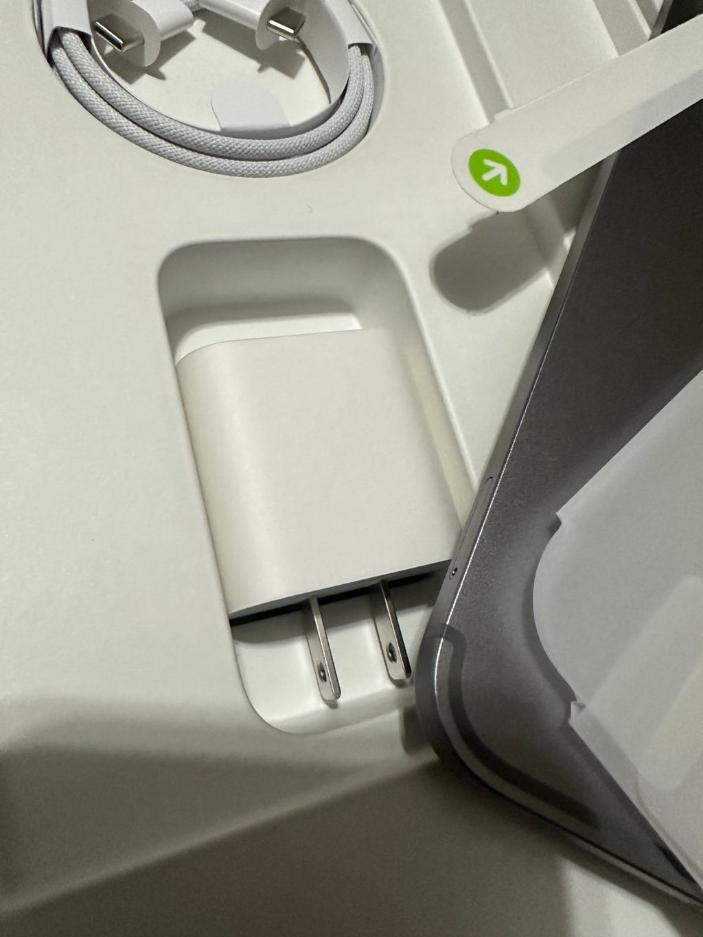 Apple iPad Pro 11�?4th Generation 1 TB in Space Gray 8Z37