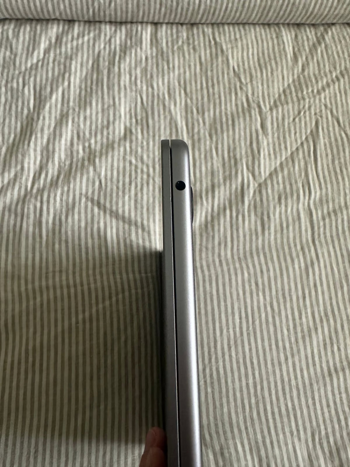 Apple Macbook Air 2023 15in.  M2  256GB SSD 8GB Memory 5G53