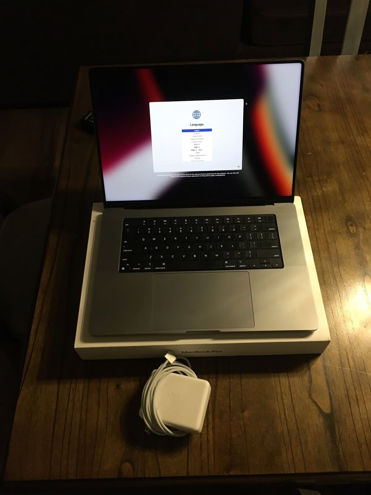 MacBook Pro 16in (2021) m1 chip w/box and charger 5M21