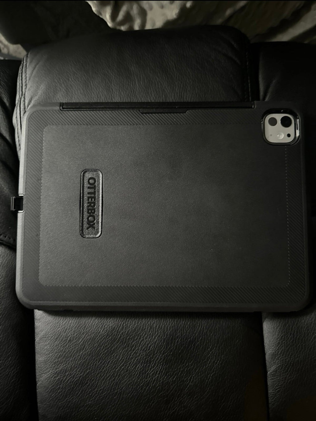 2024 IPad Pro 11-inch M4 5th gen w/ AppleCare+OtterboxDefender 7H19