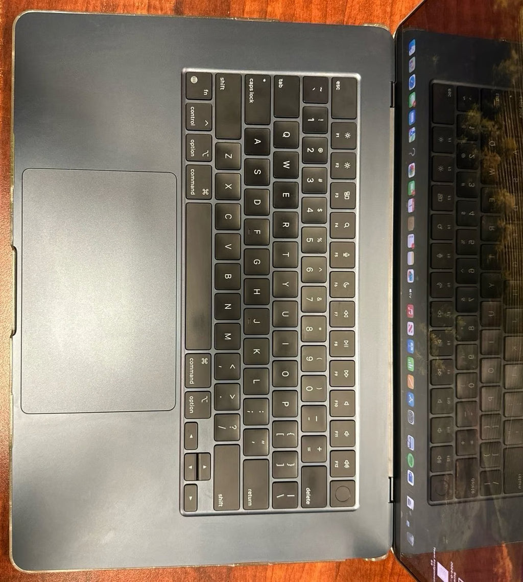 2023 MacBook Air 15in M2 + apple care 2K82