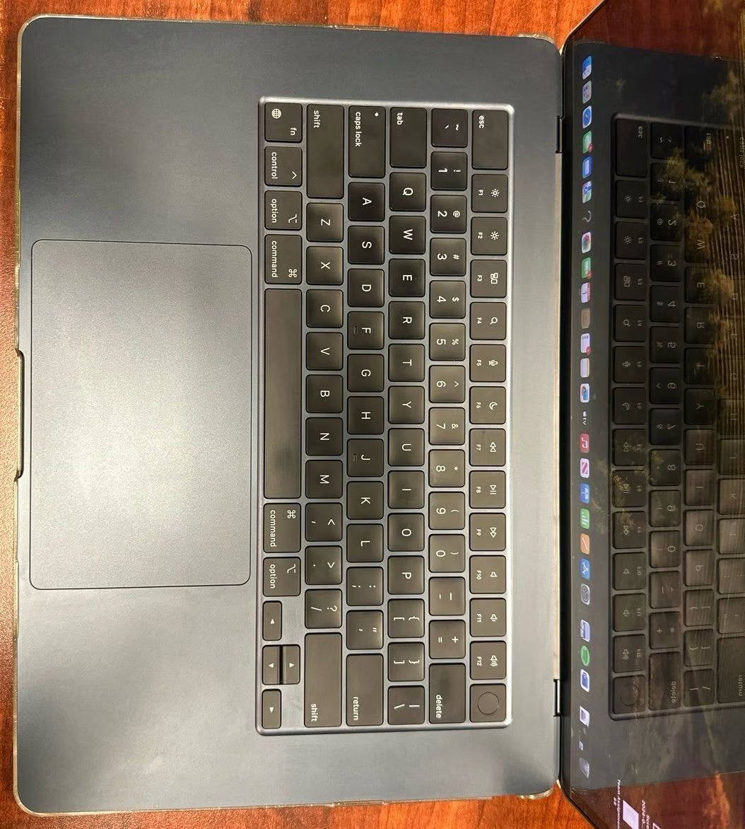 2023 MacBook Air 15in M2 + apple care 2K82