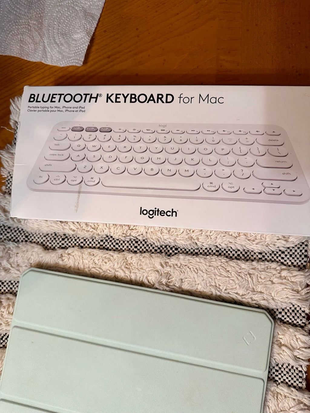 Apple IPad Air 5 with extras 6K66