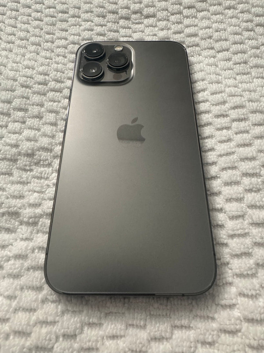 Apple iPhone 13 Pro Max 128 GB in Graphite Unlocked 1O35