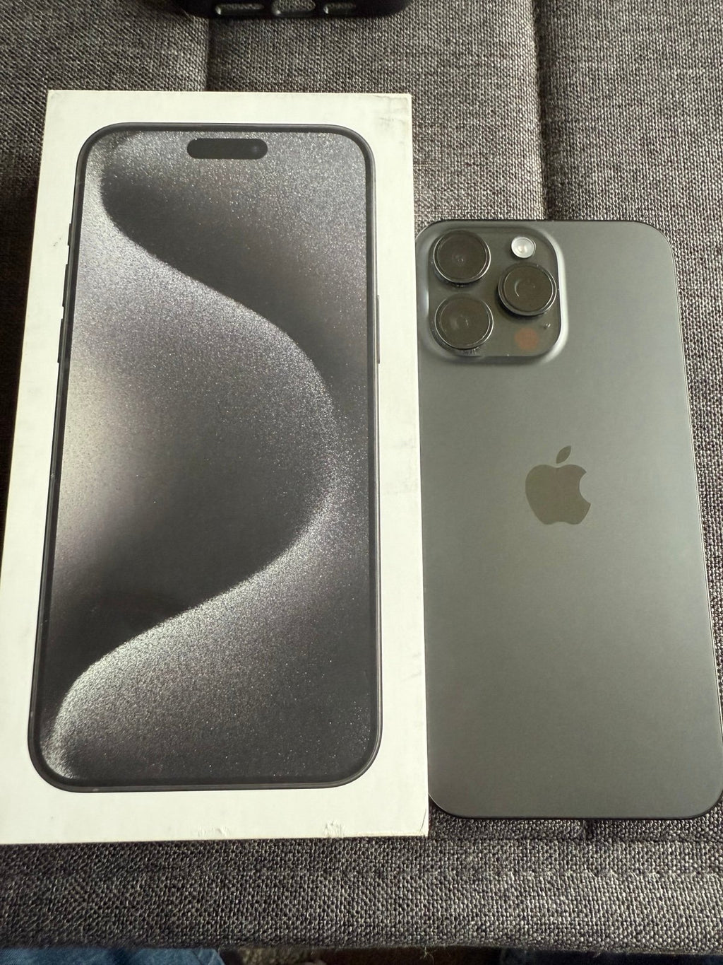 iPhone 15 Pro max *NO SIM RESTRICTIONS* 2X87