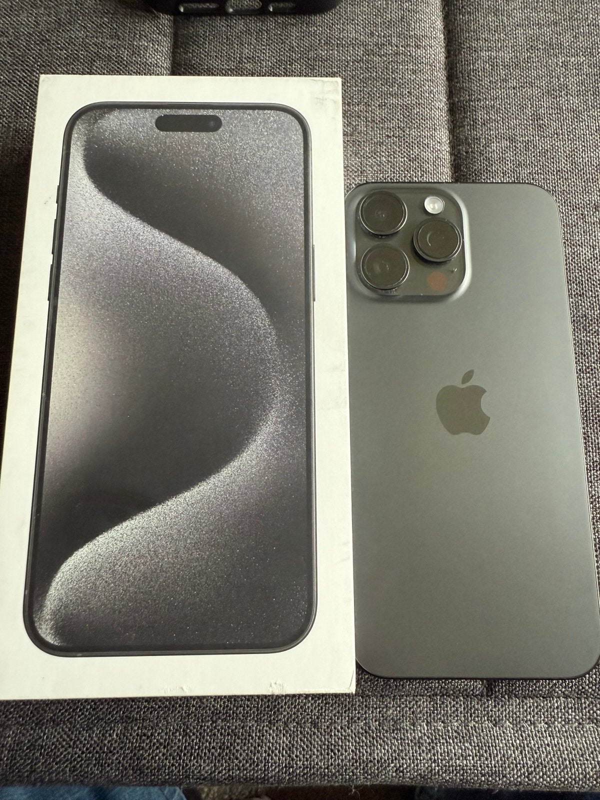 iPhone 15 Pro max *NO SIM RESTRICTIONS* 2X87