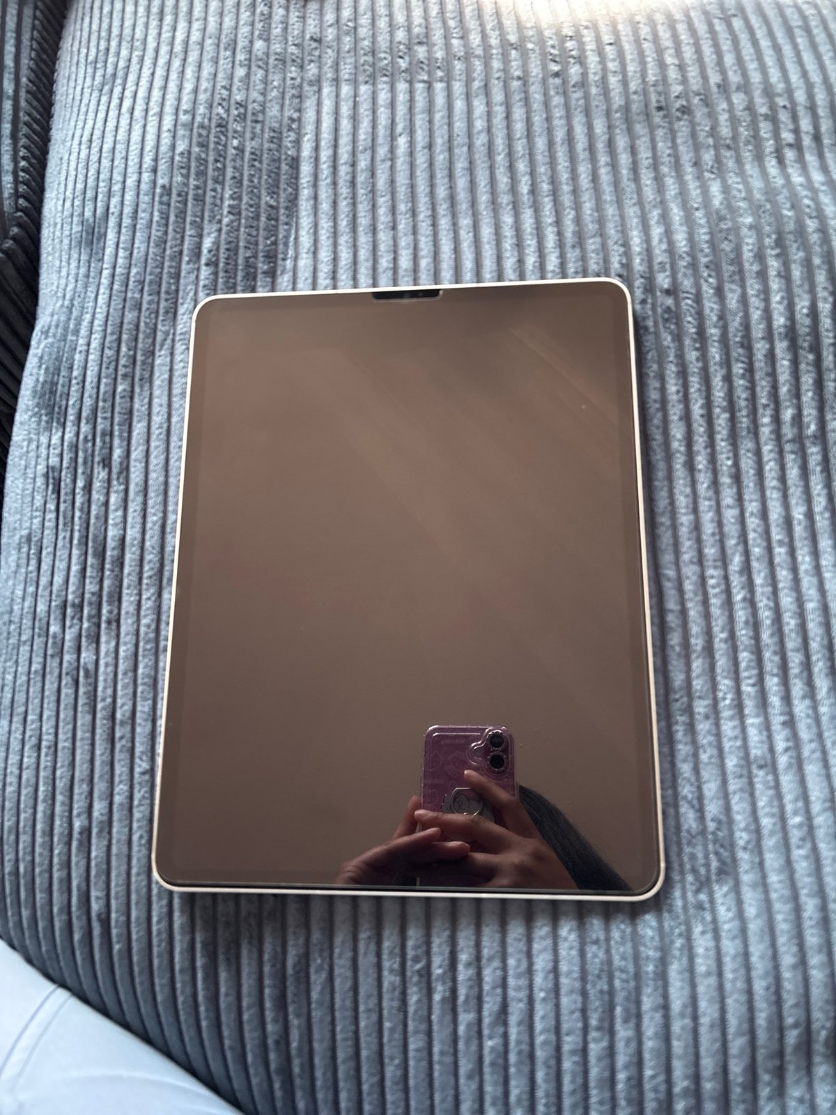 Apple iPad Pro 5th Generation 12.9 inch 256 GB in silver with Magic Keyboard 9F28