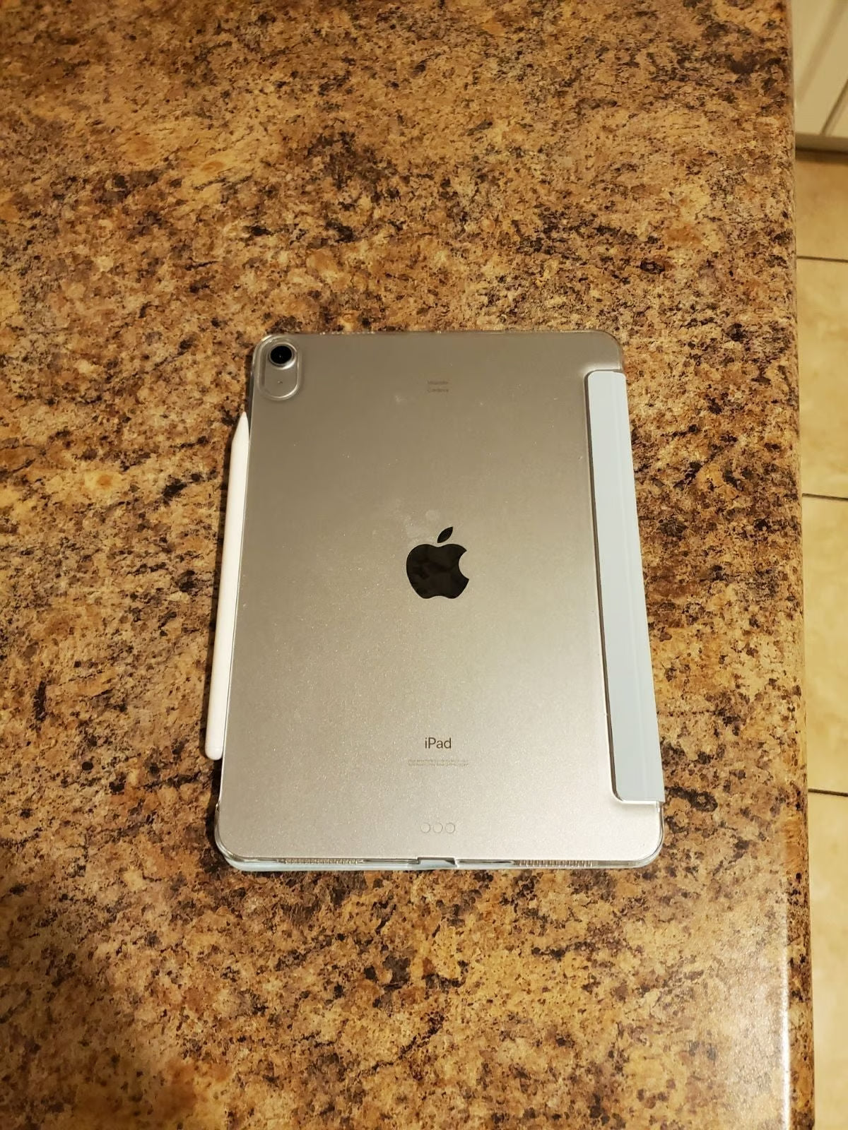 Apple iPad Air 4th Generation 64 GB in Sky Blue 8V53